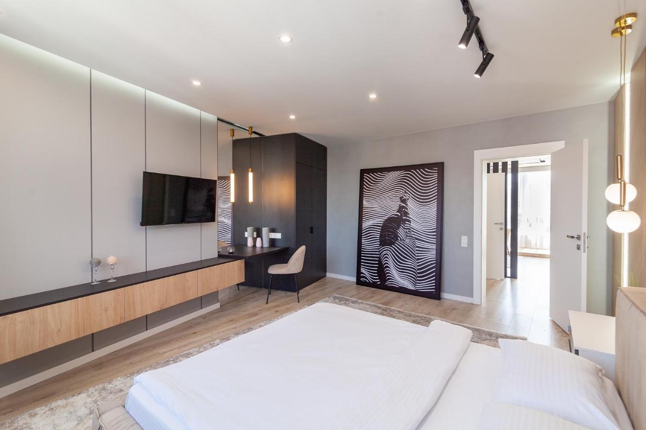 Royal Vip Jacuzzi Apart Lviv Eksteriør billede