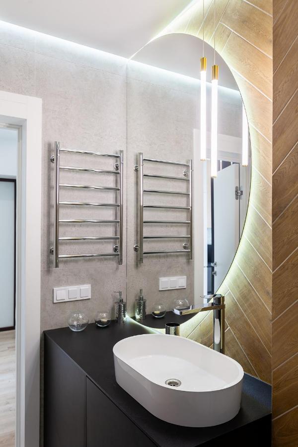 Royal Vip Jacuzzi Apart Lviv Eksteriør billede