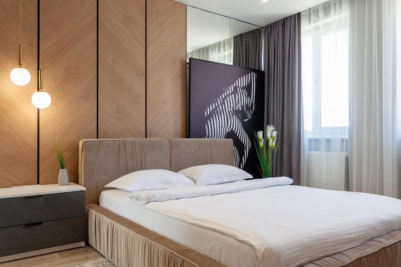 Royal Vip Jacuzzi Apart Lviv Eksteriør billede