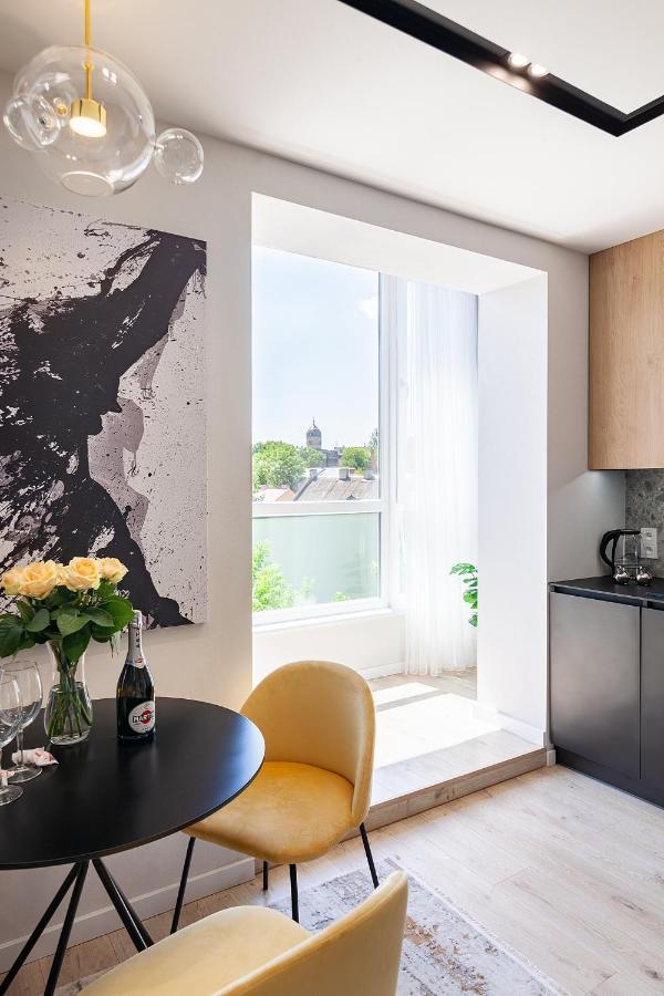 Royal Vip Jacuzzi Apart Lviv Eksteriør billede