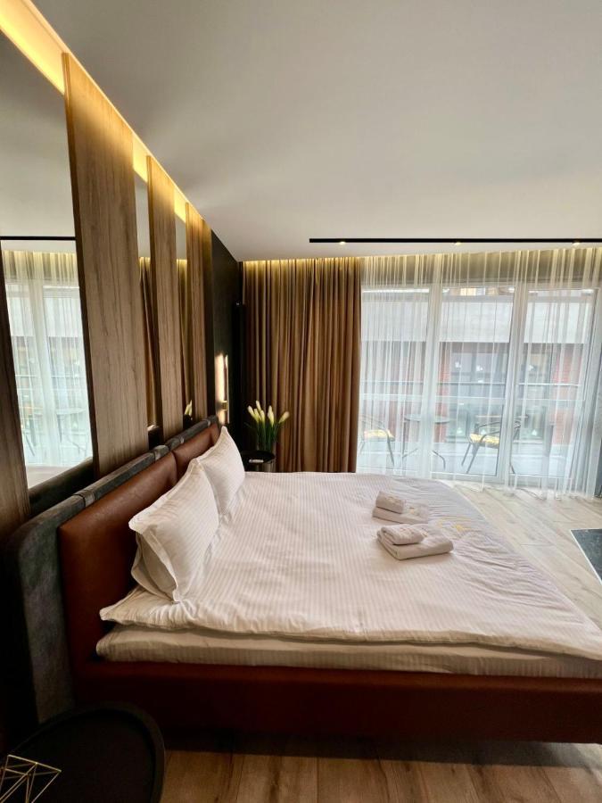 Royal Vip Jacuzzi Apart Lviv Eksteriør billede
