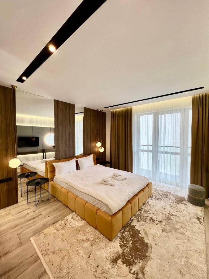 Royal Vip Jacuzzi Apart Lviv Eksteriør billede