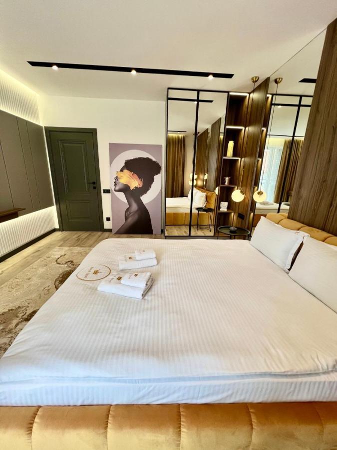 Royal Vip Jacuzzi Apart Lviv Eksteriør billede