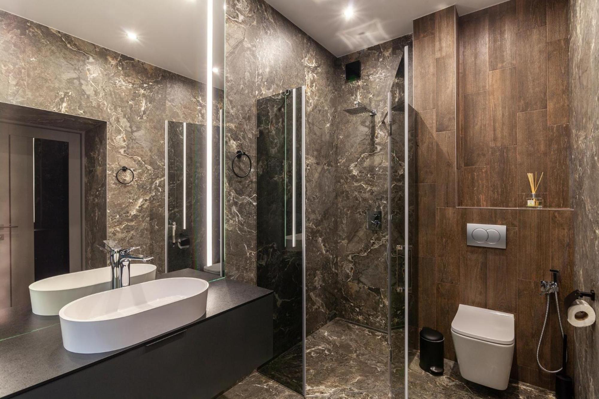 Royal Vip Jacuzzi Apart Lviv Eksteriør billede