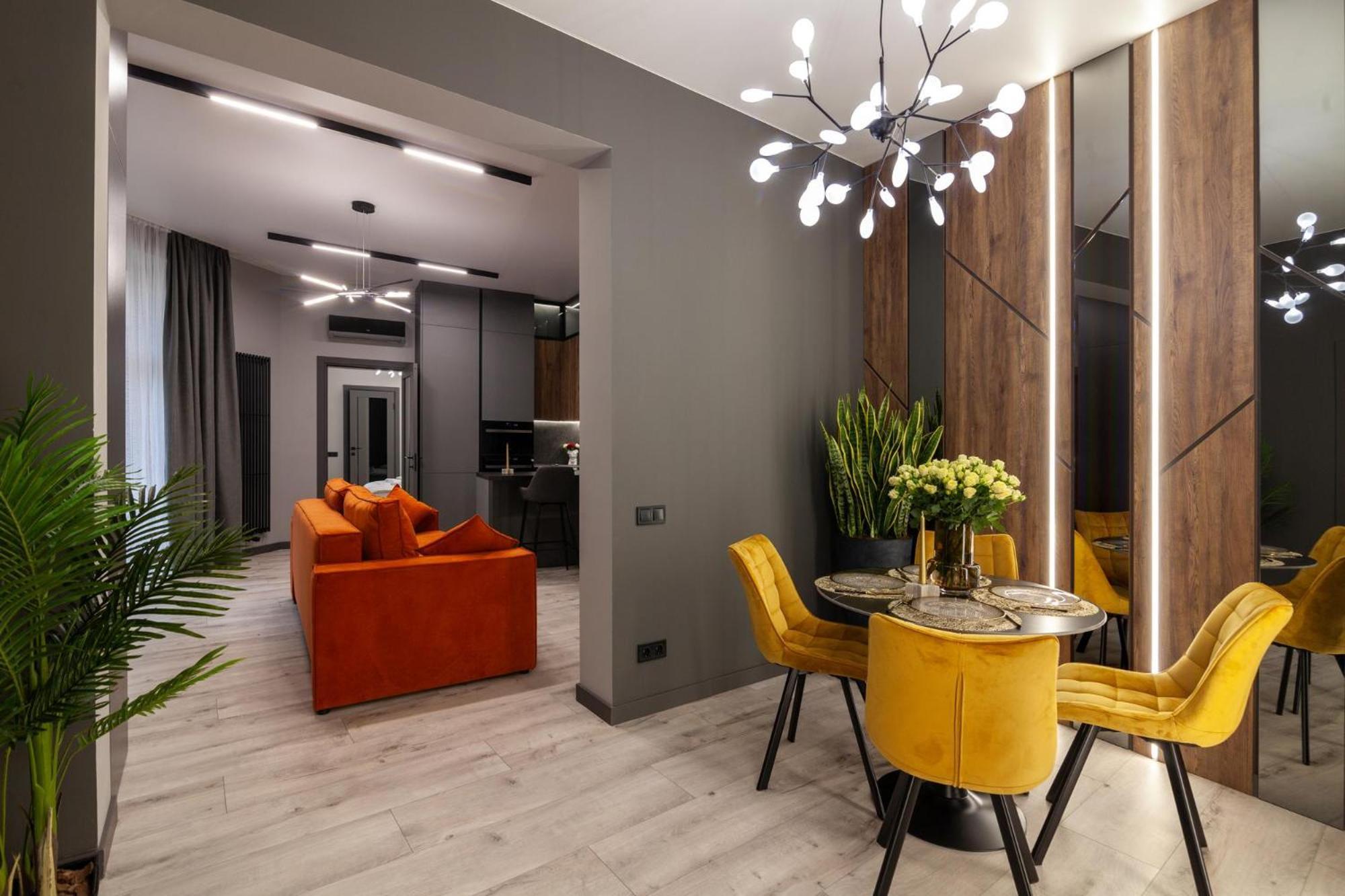 Royal Vip Jacuzzi Apart Lviv Eksteriør billede