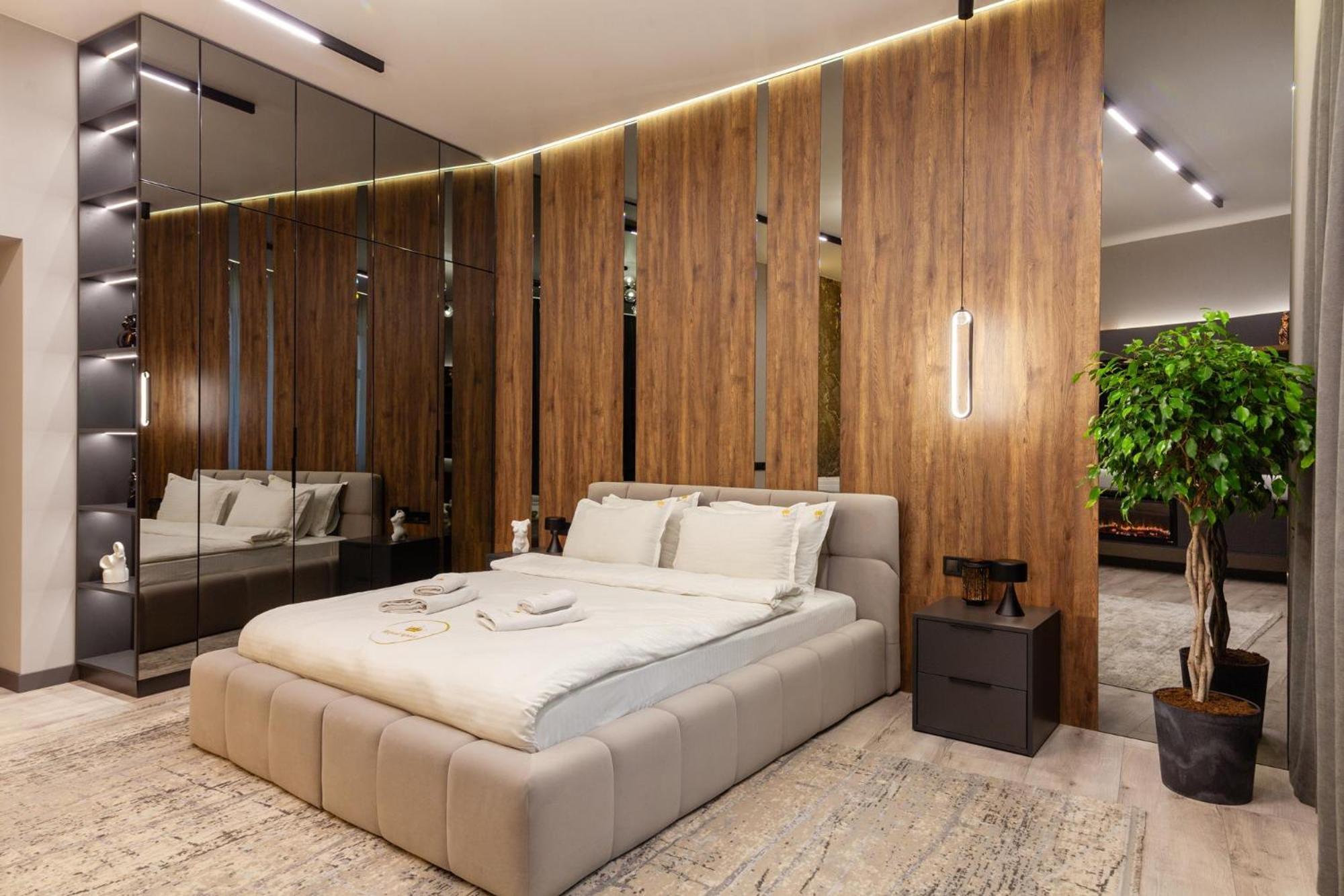 Royal Vip Jacuzzi Apart Lviv Eksteriør billede