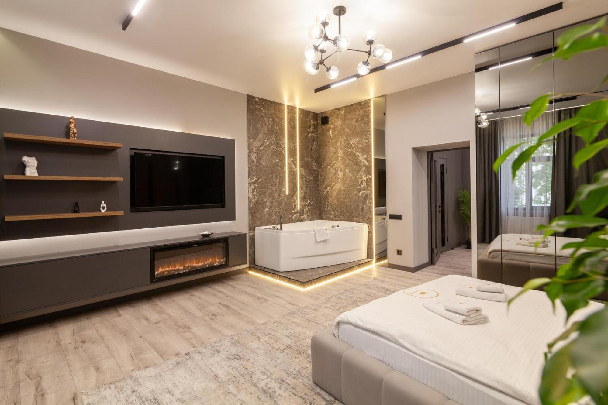 Royal Vip Jacuzzi Apart Lviv Eksteriør billede